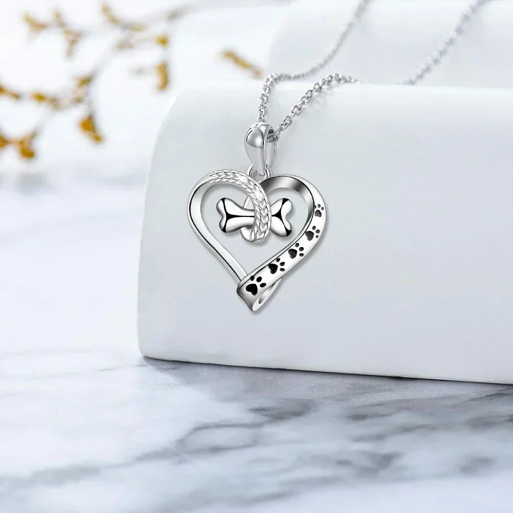 Sada šperků se psí tlapkou, srdcem a kostí – 2-dílná sada